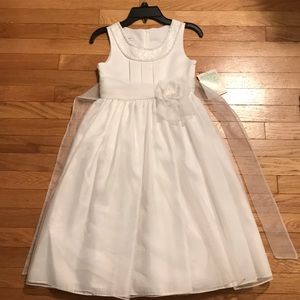 Girls white formal dress size 7